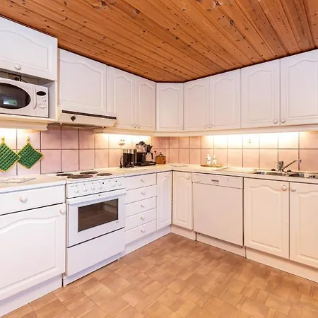 3 Bedroom Amazing In Sandane