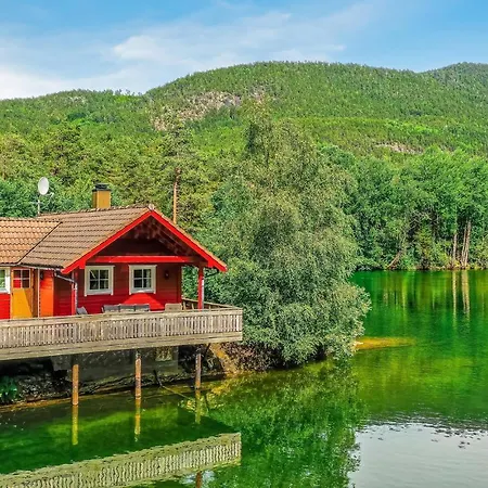 3 Bedroom Amazing In Sandane