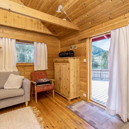 2 Bedroom Awesome In * Sandane